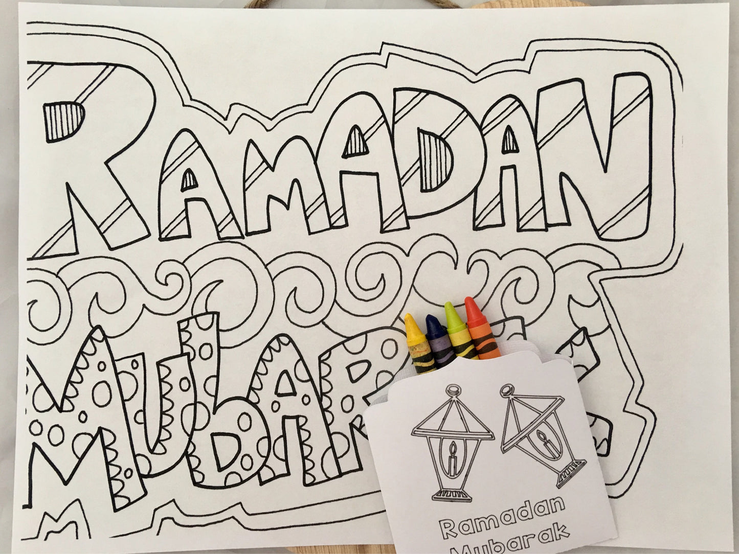 Ramadan mubarak coloring activity - Ramadan kid's table crayon holder - ramadan kids