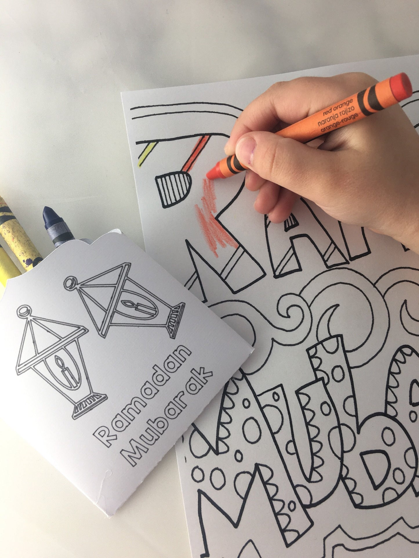 Ramadan mubarak coloring activity - Ramadan kid's table crayon holder - ramadan kids