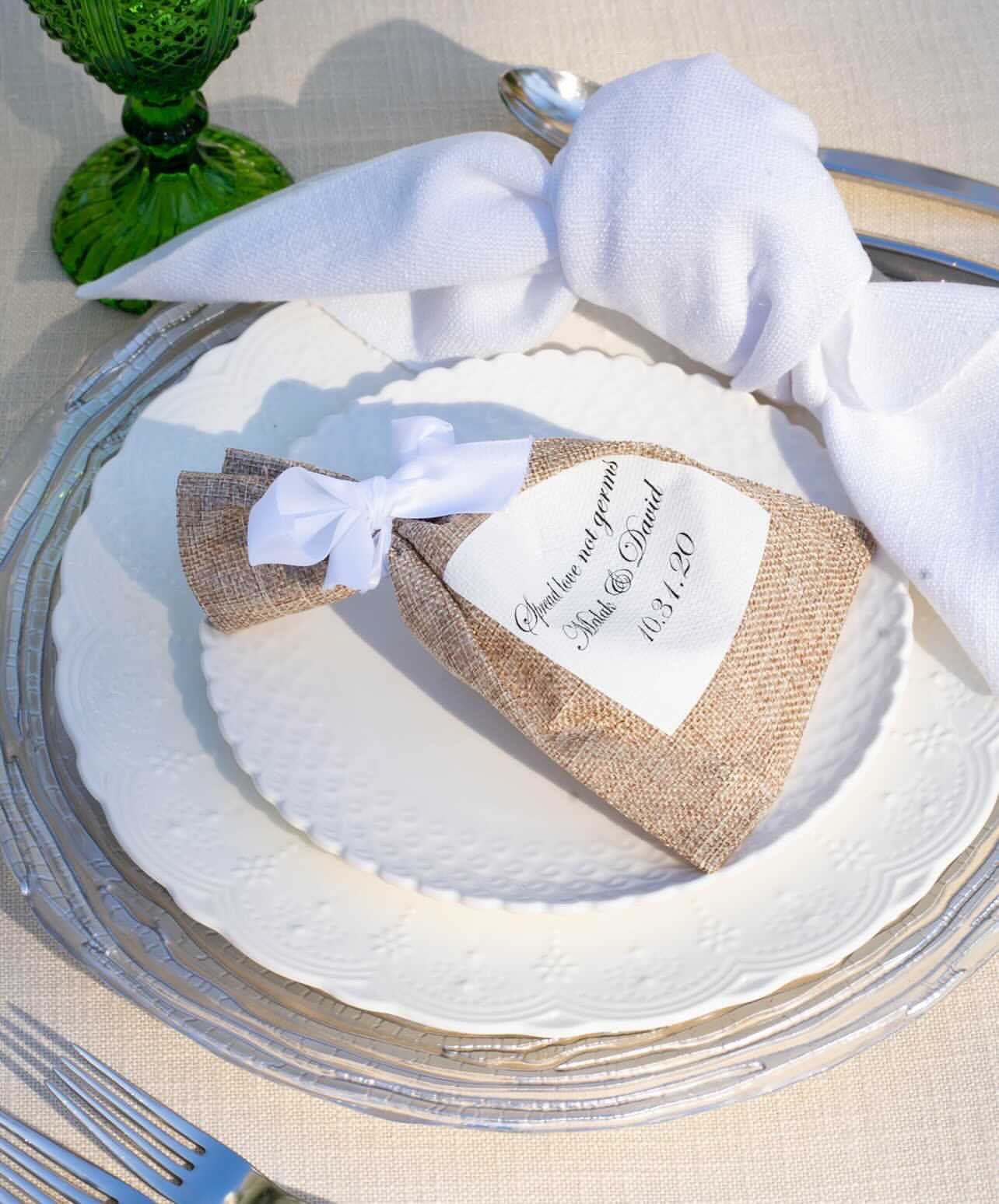 Rustic wedding favor bags - burlap favor bags for guests - wedding favor - personalized rustic wedding pouch